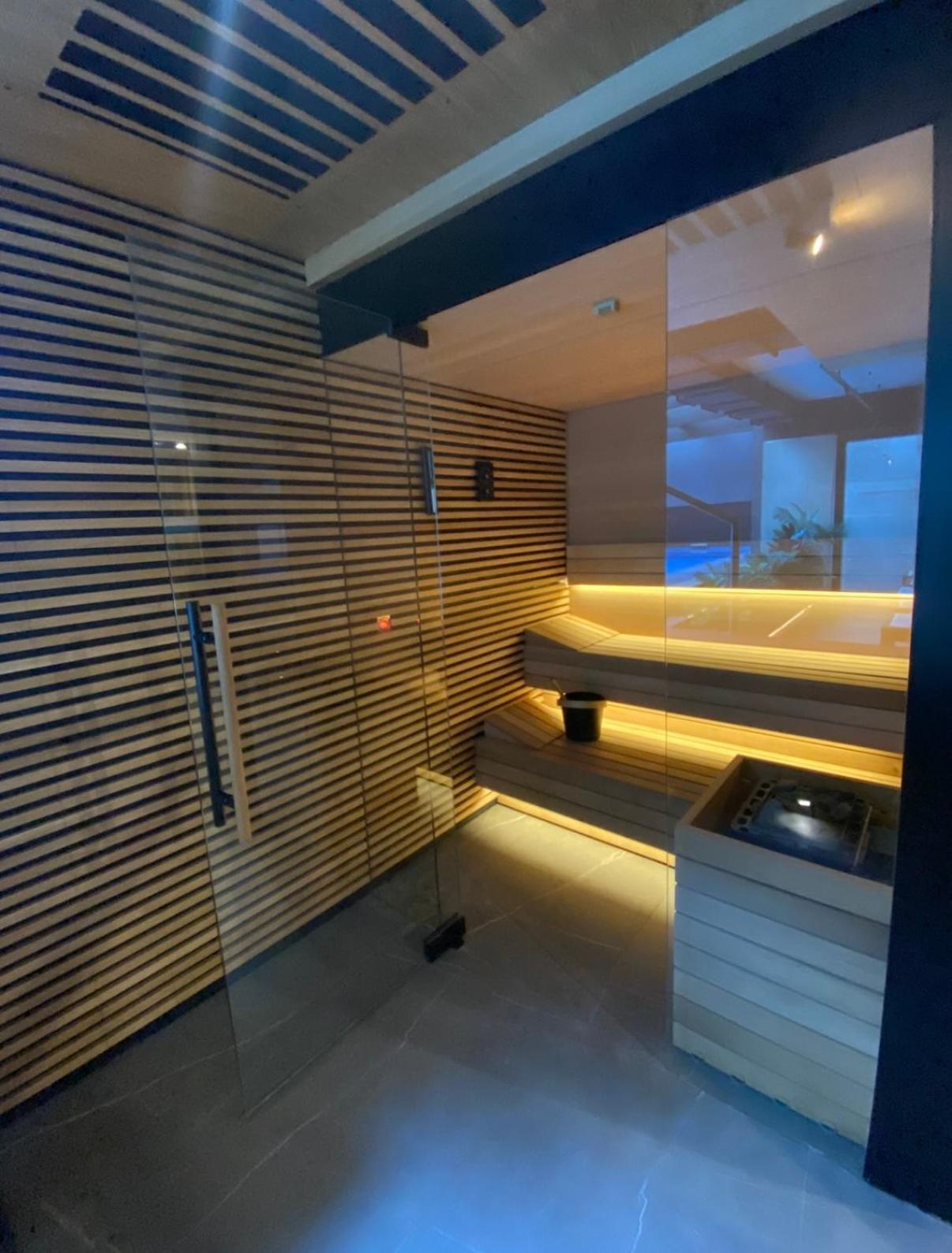 Vistula Avenue Apartment Free Parking, Swimming Pool, Sauna & Gym Краков Экстерьер фото